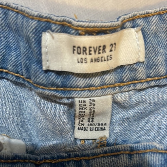 Jean shorts barely worn size 26 - Picture 3 of 3